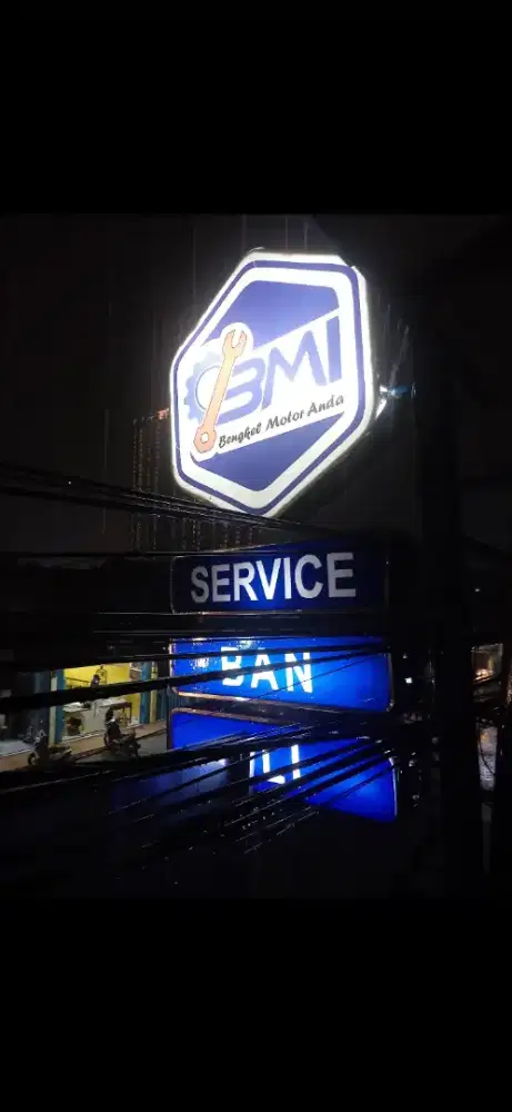 Buka lowongan mekanik motor berpengalaman