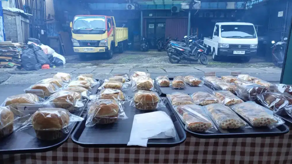 Dibutuhkan seorang pekerja (Diutamakan Pria) untuk jaga stand roti