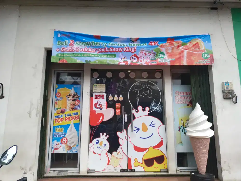 STAFF MIXUE ICE CREAM