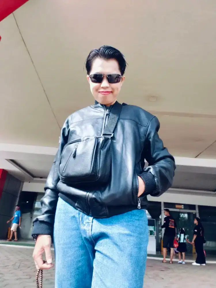 MENCARI LOWONGAN PEKERJAAN