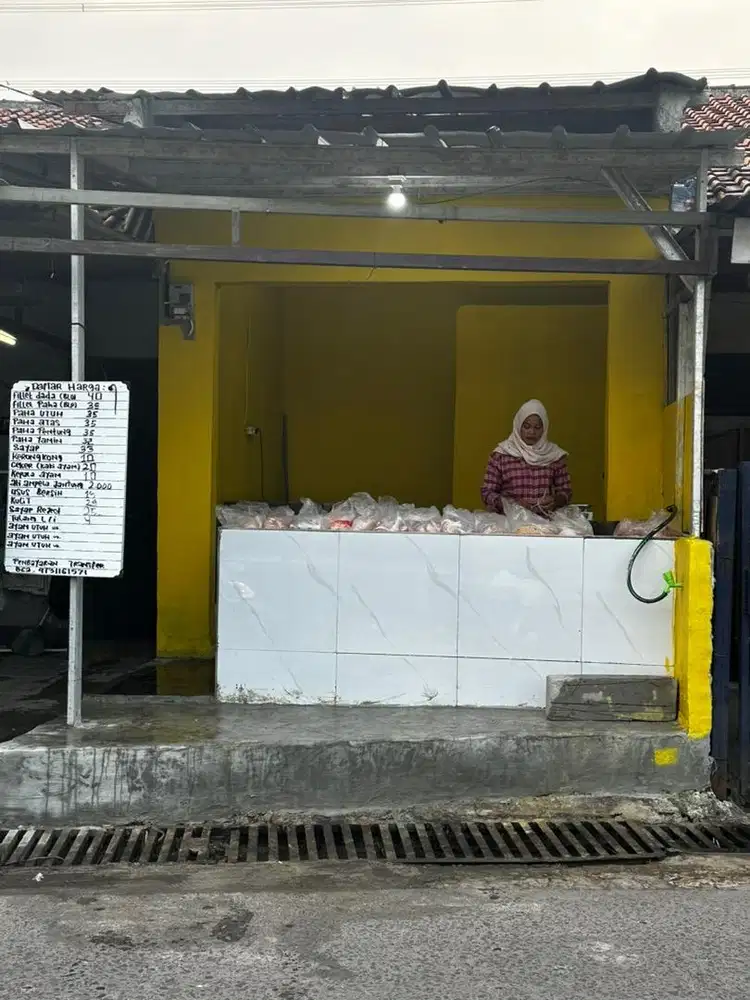 Dibutuhkan penjaga kios ayam segar