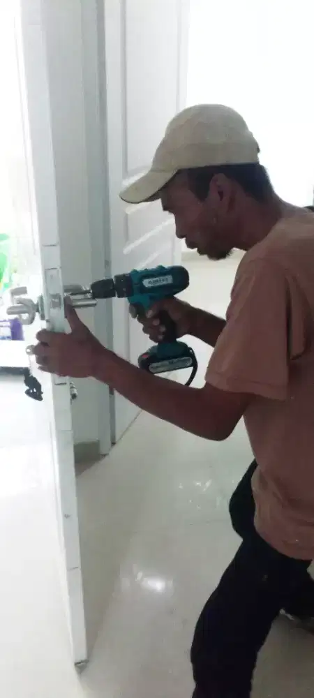 tukang kusen aluminium