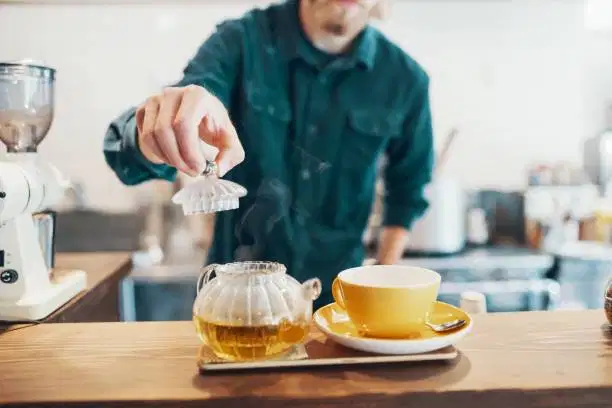 Lowongan: Tea Barista. Pengalaman 2thn, bisa kopi jadi nilai Plus