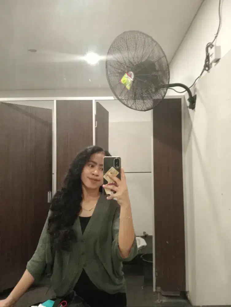 SAYA BUTUH FREELANCE/PART TIME NYANYI DI CAFE/BAR ATAU CLUB.