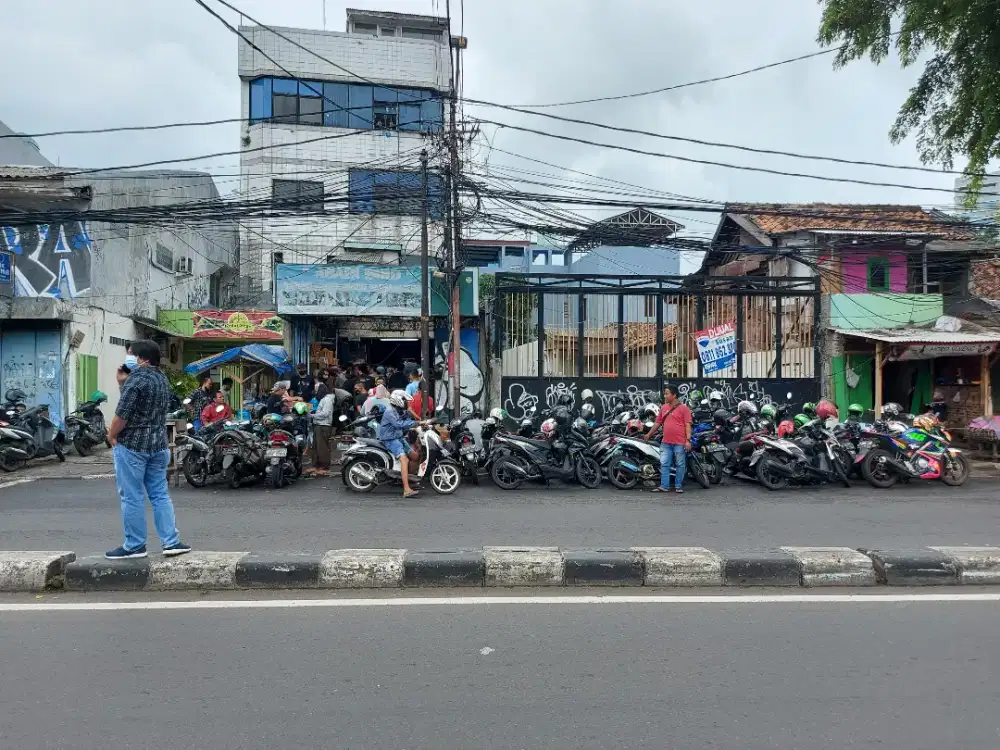 DIBUTUHKAN TENAGA KERJA PRIA UNTUK MELAYANI DAN MENJAGA KIOS BURUNG