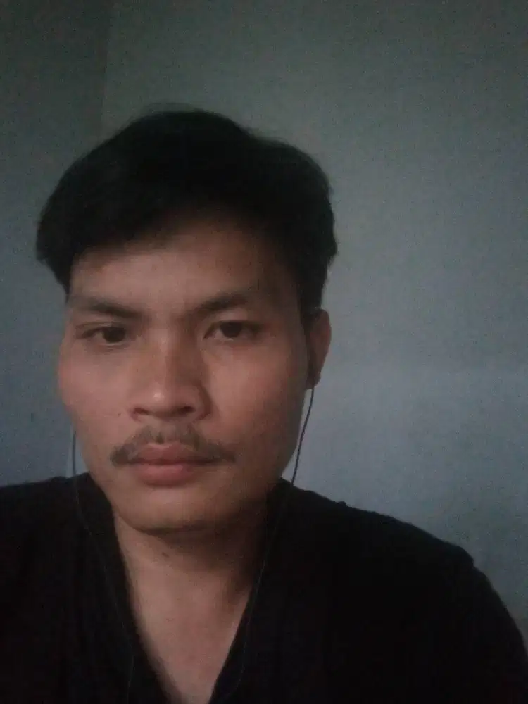 Sedang mencari pekerjaan sebagai driver,,, memiliki SIM B1 umum aktif