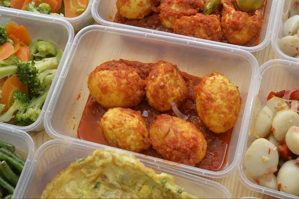 DICARI HELPER CATERING HALAL KHUSUS PEREMPUAN Gaji+Tunjangan=4Jt/Bulan