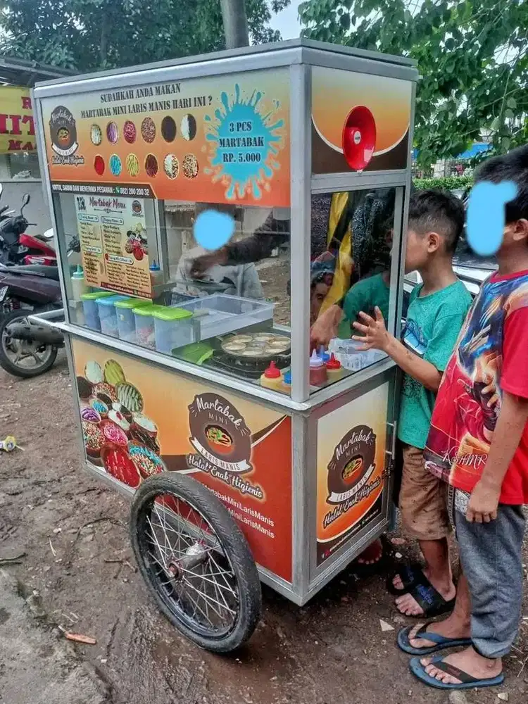 PEDAGANG KELILING MARTABAK MINI