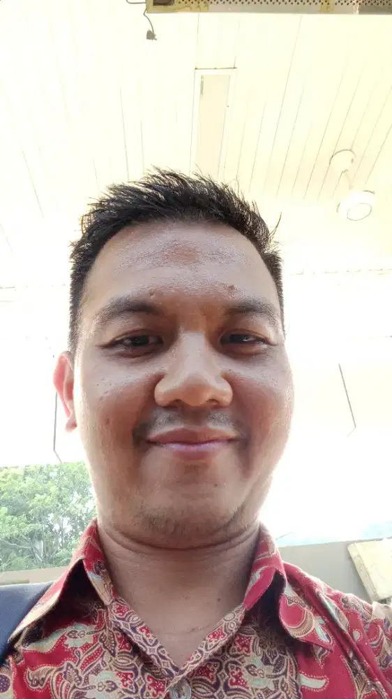 Saya sedang mencari pekerjaan di apartemen sebagai supervisor