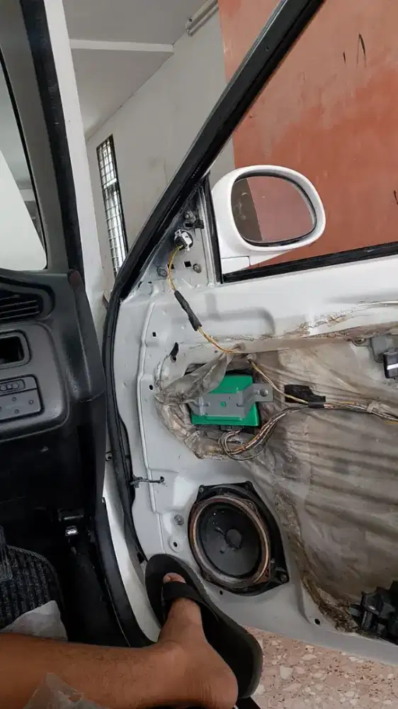 terima servis power window mobil dan kaki-kaki mobil