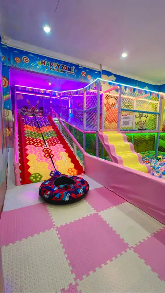 LOKER PLAYGROUND + FOOD COURT