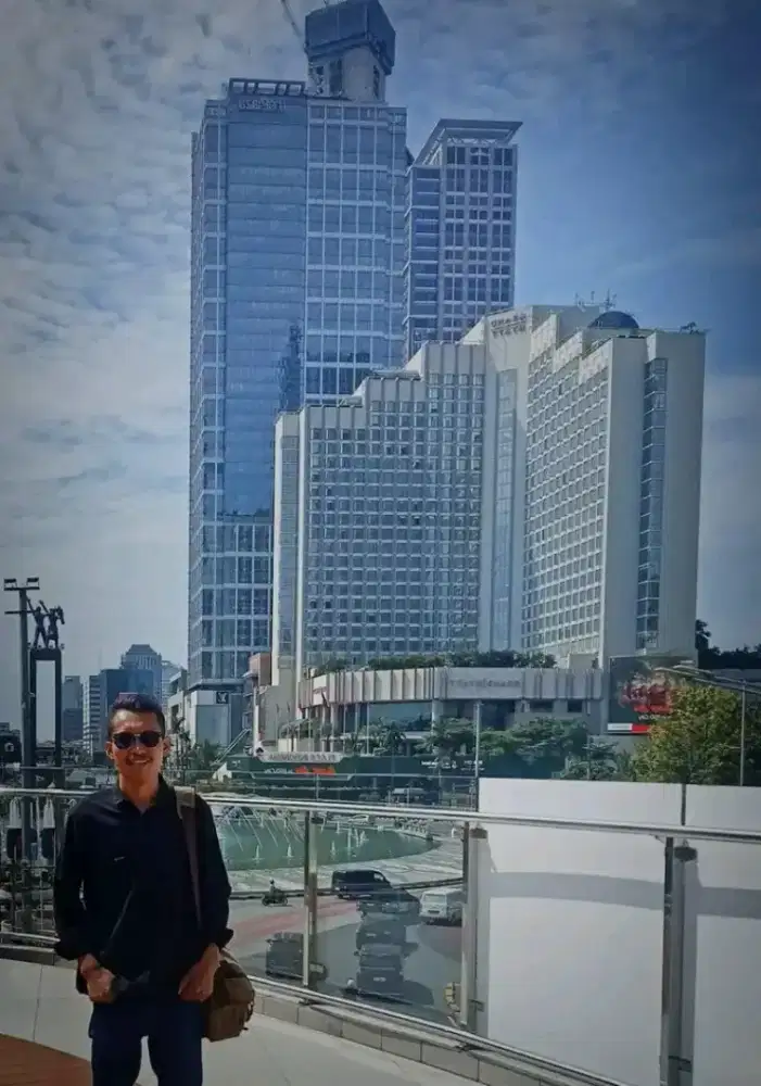 MENCARI PEKERJAAN OFFICE BOY CLAINING SERVICE
