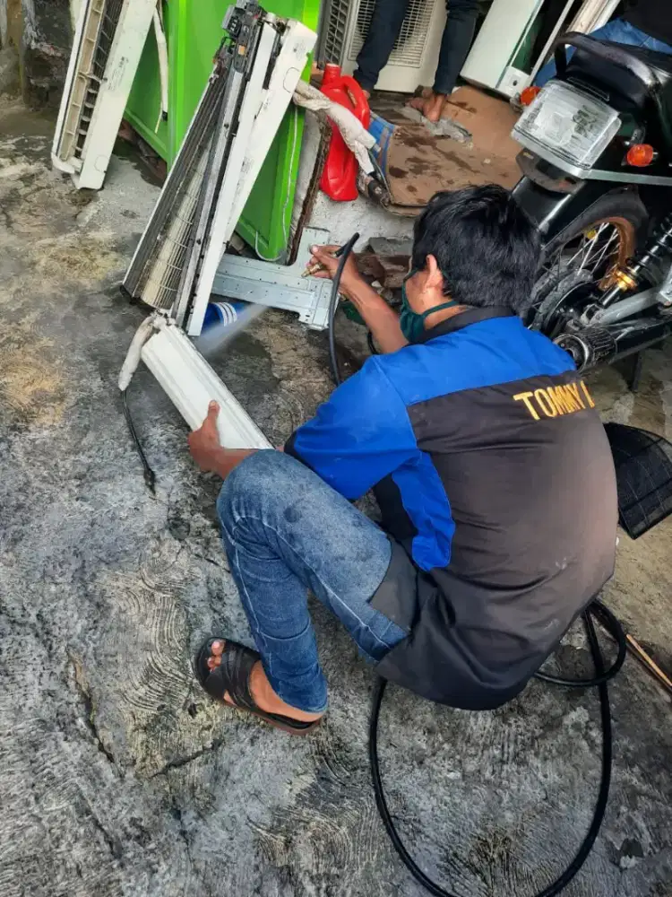 Jasa bongkar pasang AC wilayah surabaya