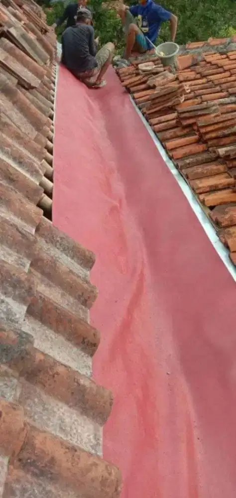 Perbaikan atap bocor dan renovasi
