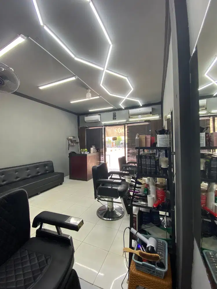 Loker barbershop