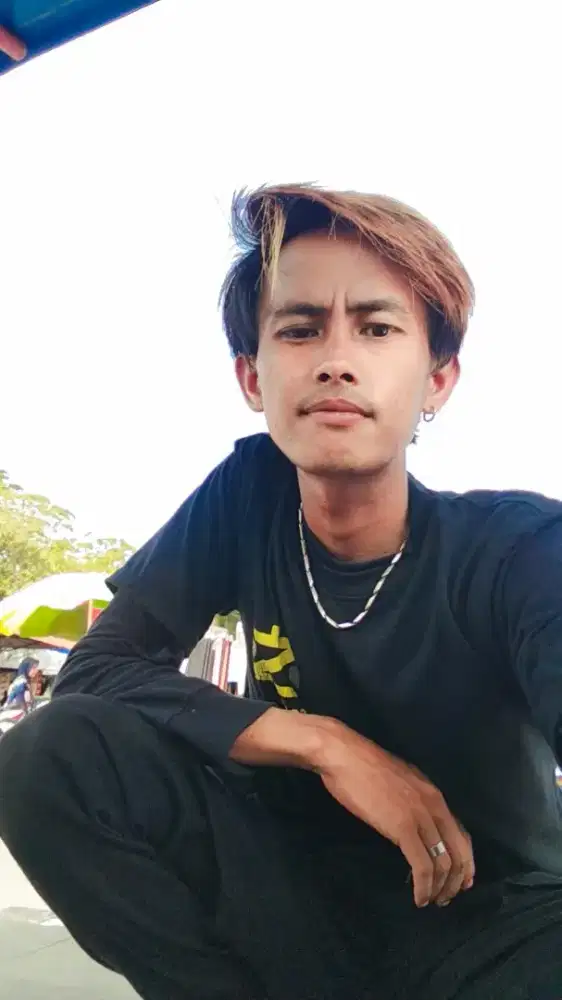 butuh pekerjaan apa aja ...cuma punya motor!!klo bisa ktp nya nyusul