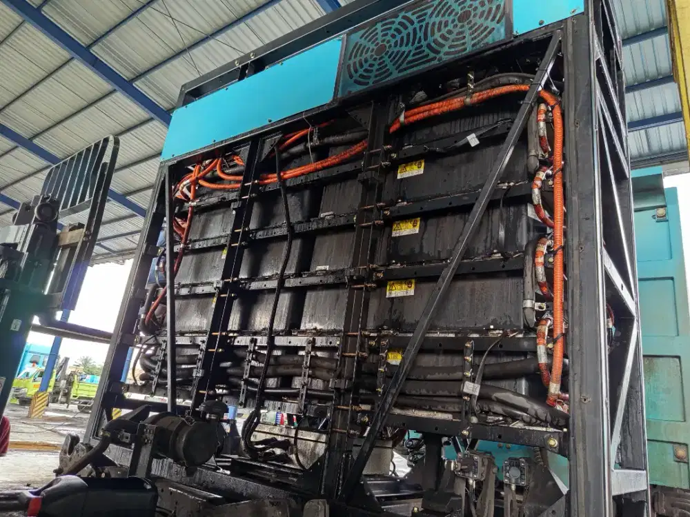 Dicari mekanik truk pengalaman