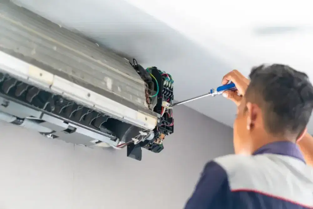 Service Ac,Mesin Cuci,Kulkas,Pompa Air dan Bongkar Pasang AC.