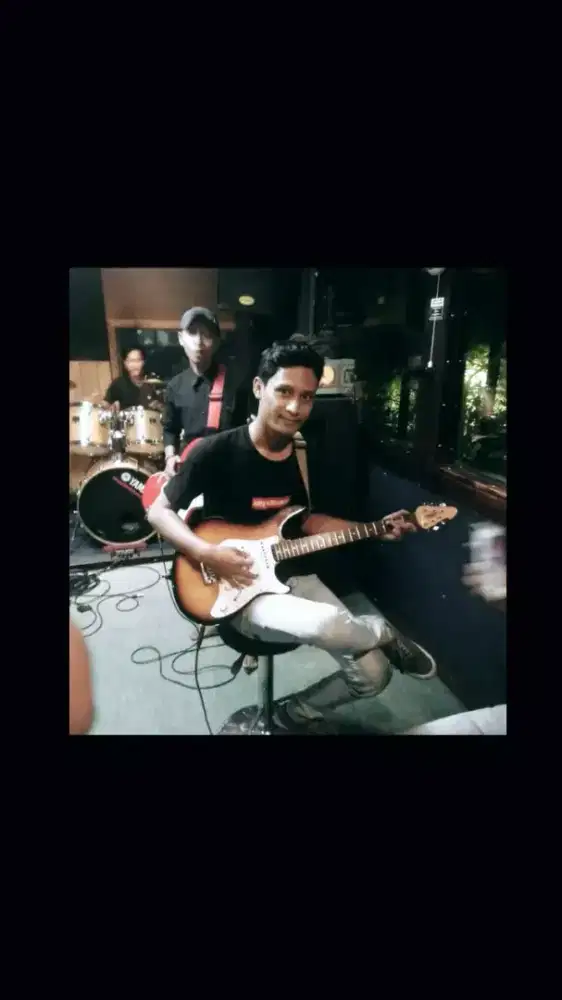 Hallo bapak/ibu izin saya mencari pekerjaan apa aja saya siap
