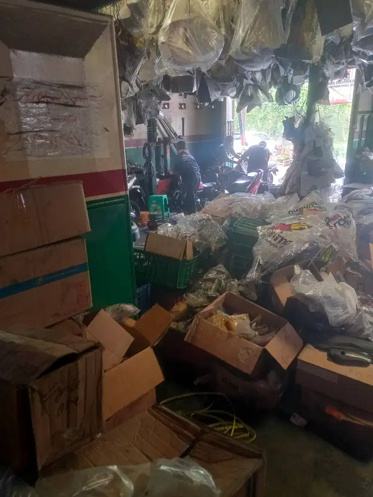 DICARI SEGERA SALES PENJUALAN ACCESORIS SEPEDA
