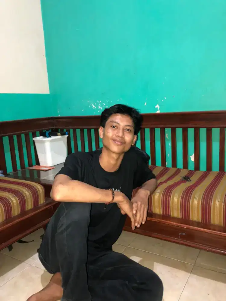 MENCARI LOWONGAN KERJA