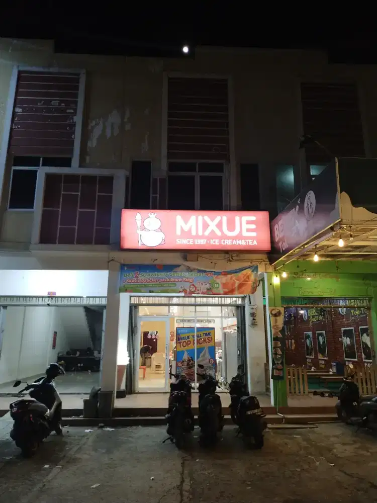 STAFF MIXUE ICE CREAM