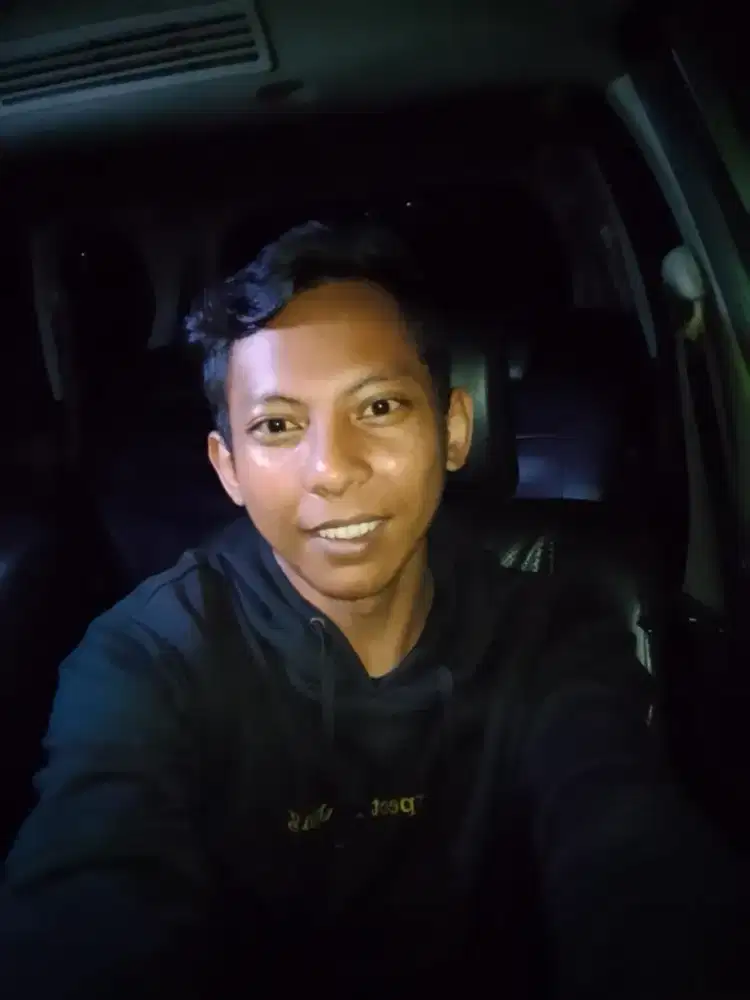 Mencari pekerjaan driver atau poles detailing mobil