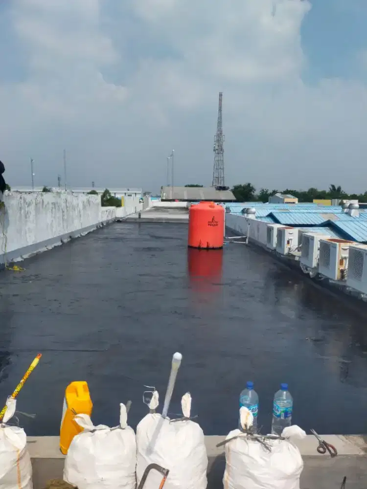 Perbaikan atap bocor dan renovasi rumah