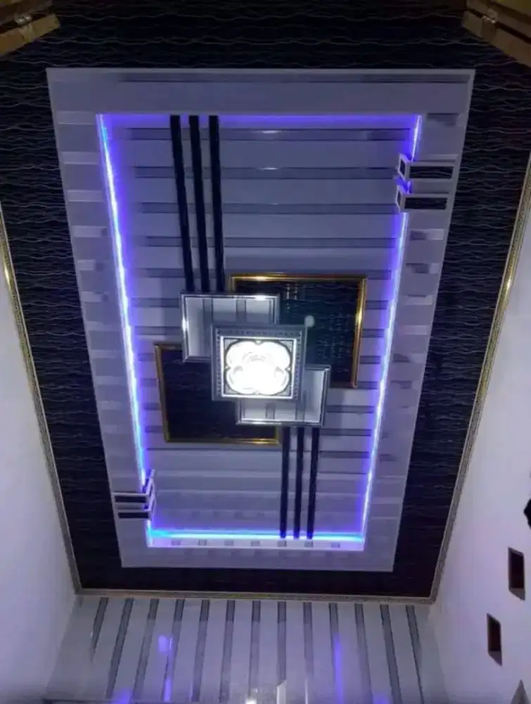 Tukang renovasi dan atap