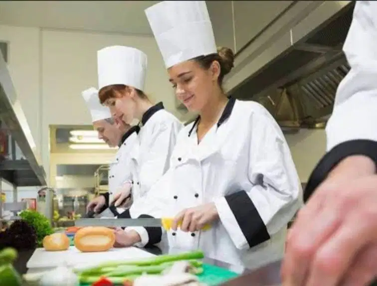 Cook Helper / Asisten dapur