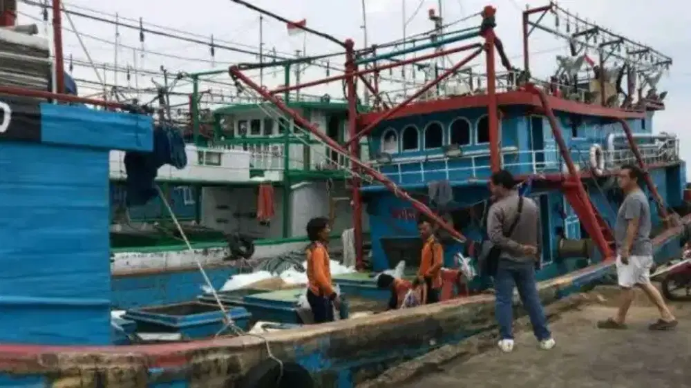 Kerja kapal ikan cumi