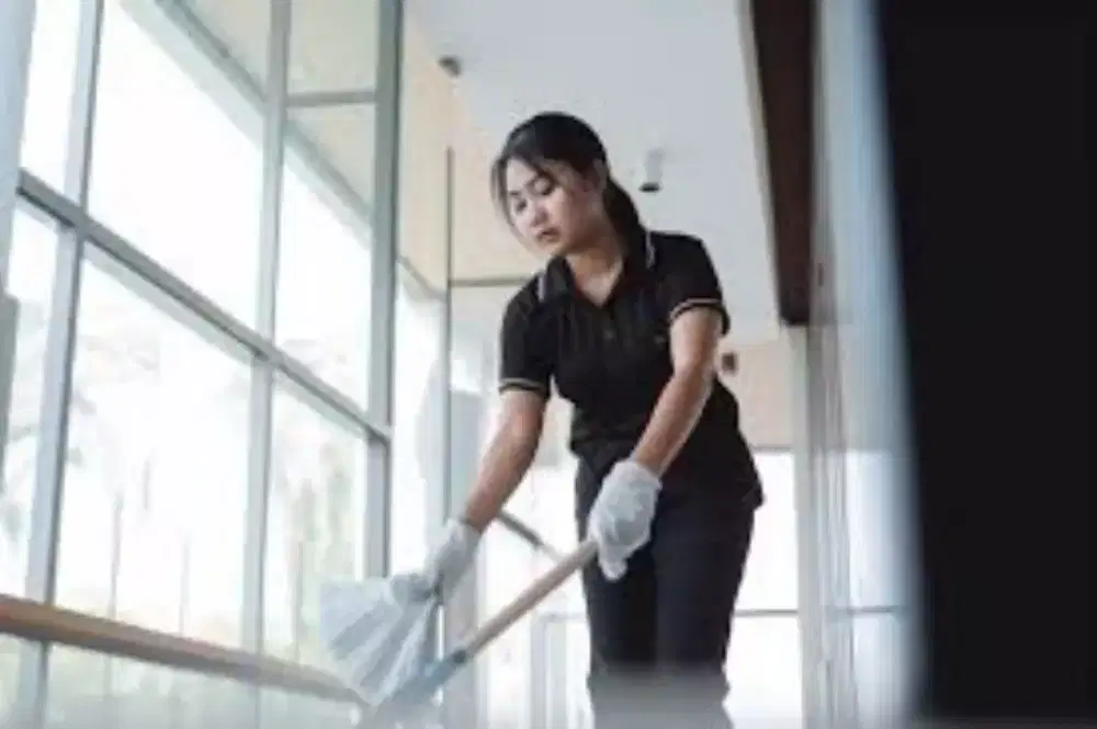 Art wanita di apart menginap