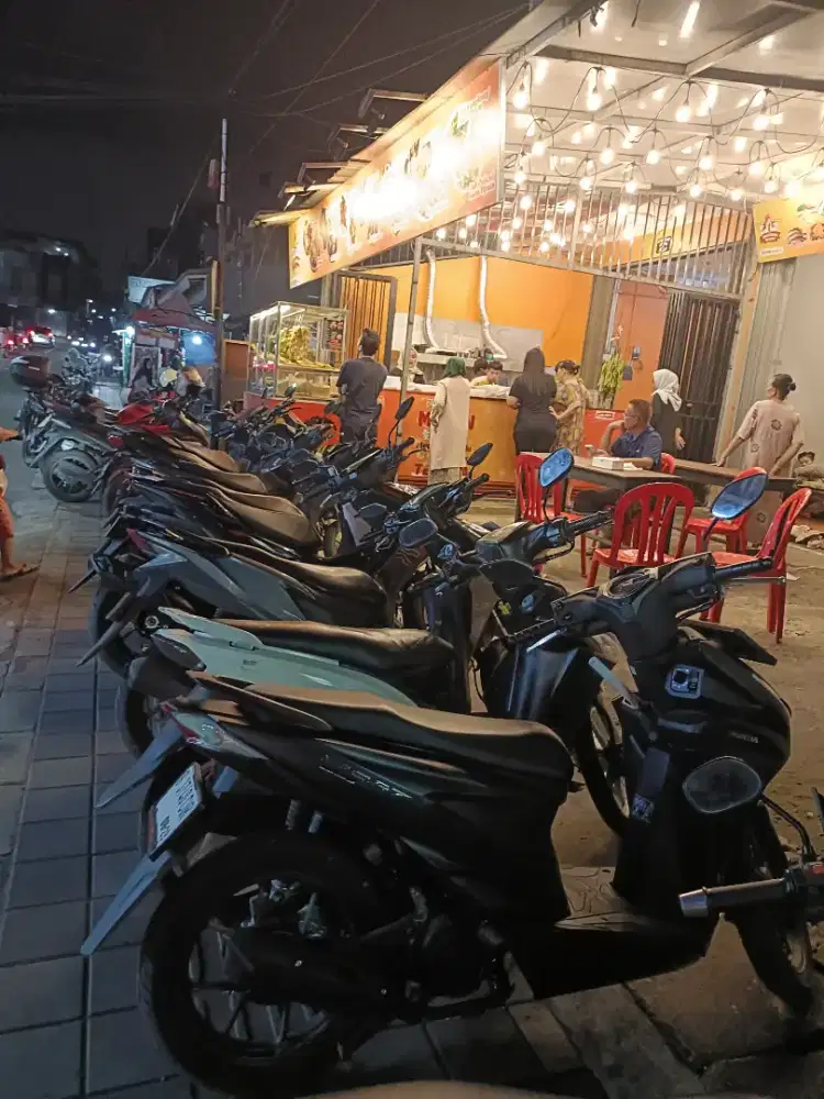 Dibutuhkan karyawan bagian pelayanan