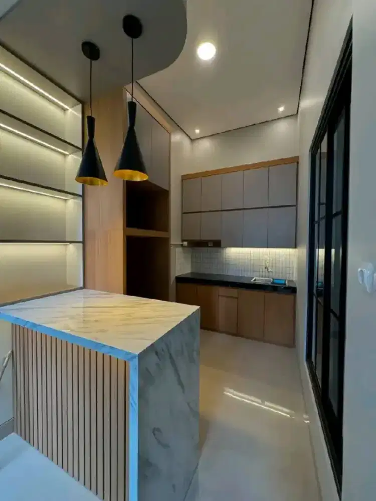 Tukang renovasi dan atap