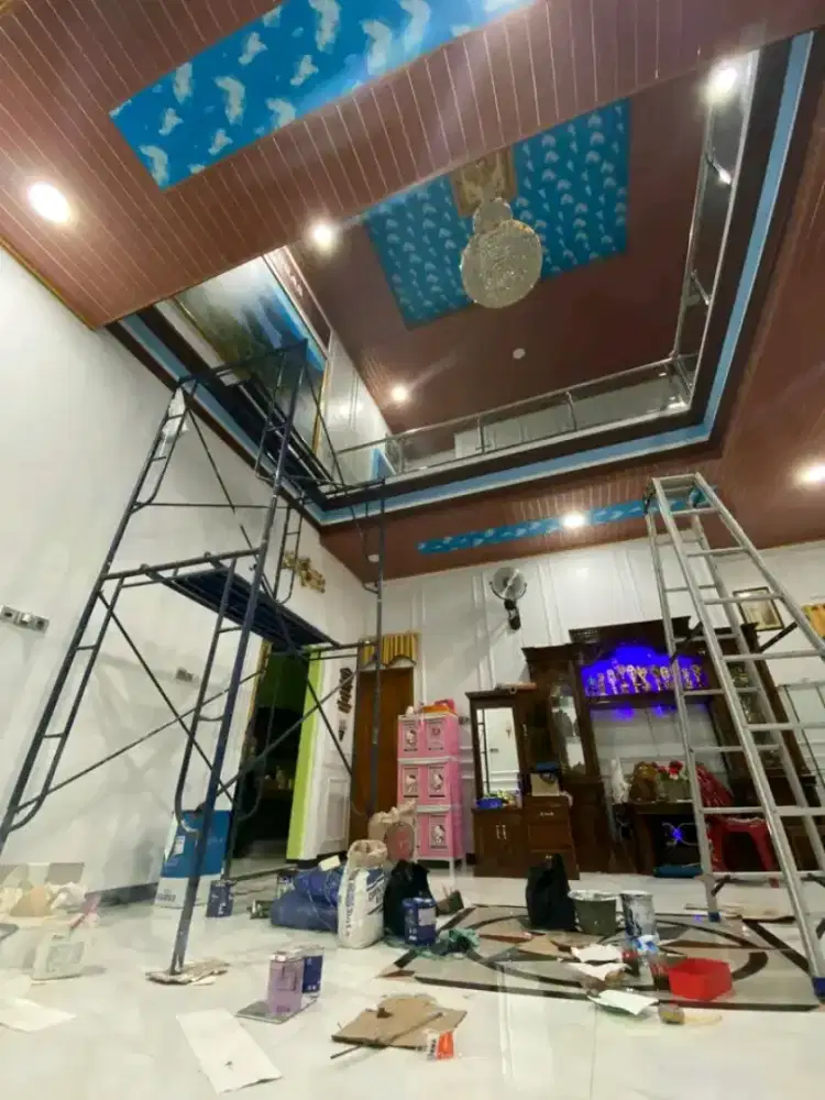 Tukang renovasi dan atap