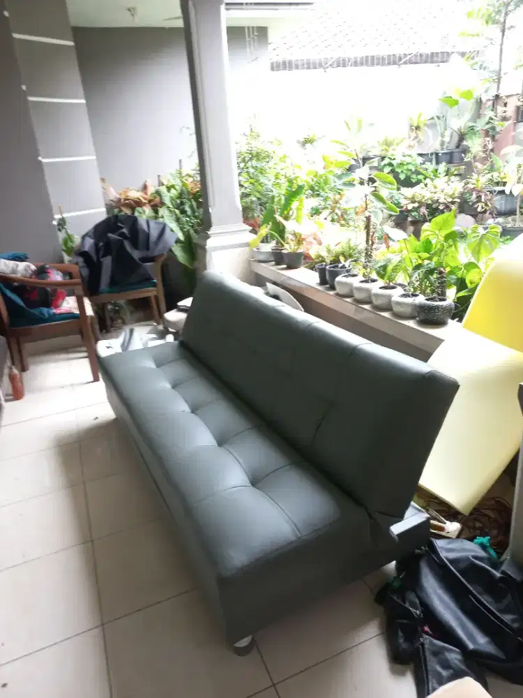 Melayani service sofa
