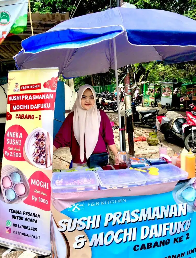 Dibutuhkan segera karyawan jualan sushi & mochi di bintara 8‼️