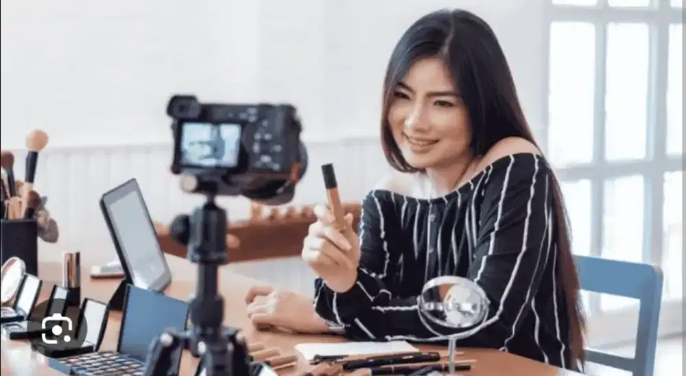 Lowongan part time host live tiktok dan shope 5 hari kerja