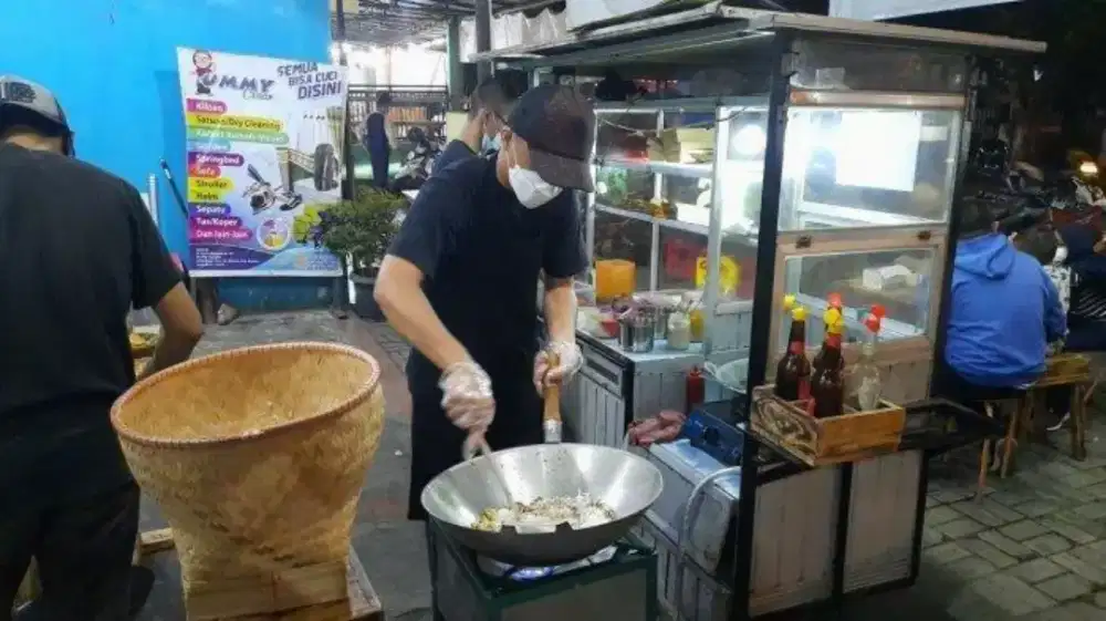 Dibutuhkan cook helper/Yg terbiasa & suka memasak