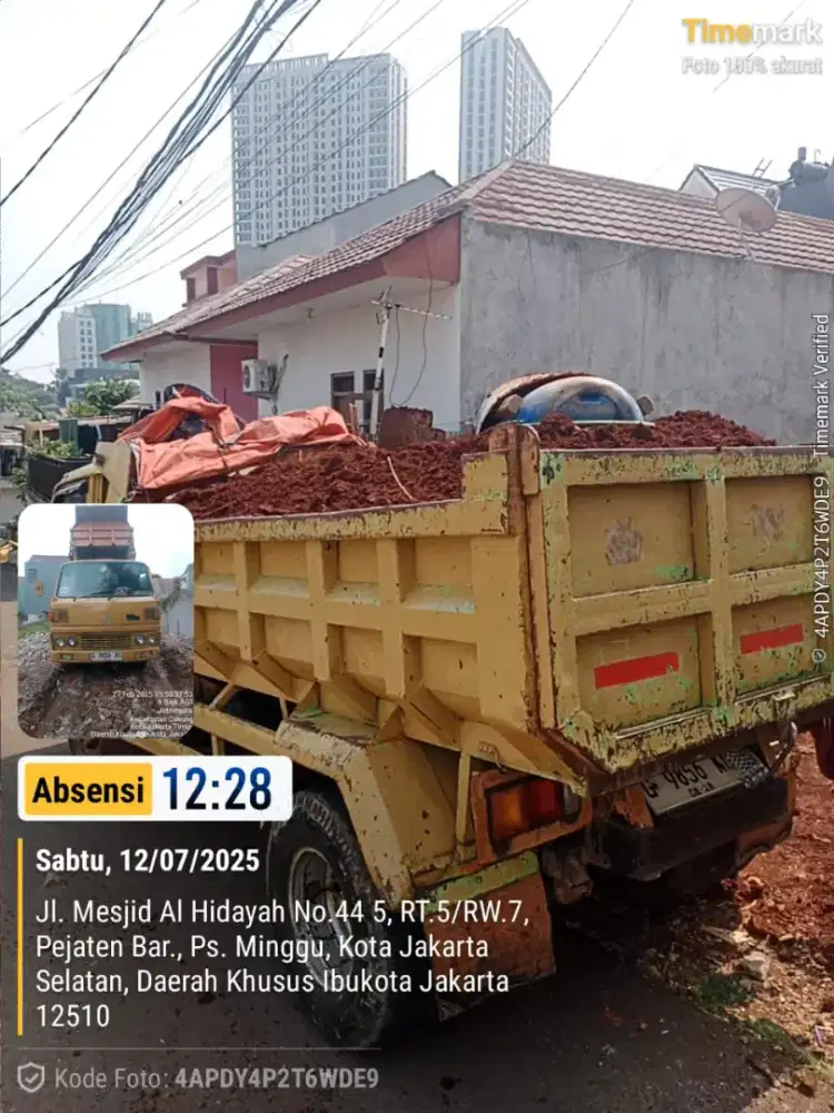 Jasa buang puing tanah