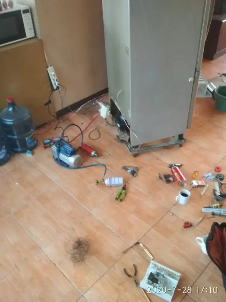 Service kulkas / AC / Mesin Cuci/ TV / dll