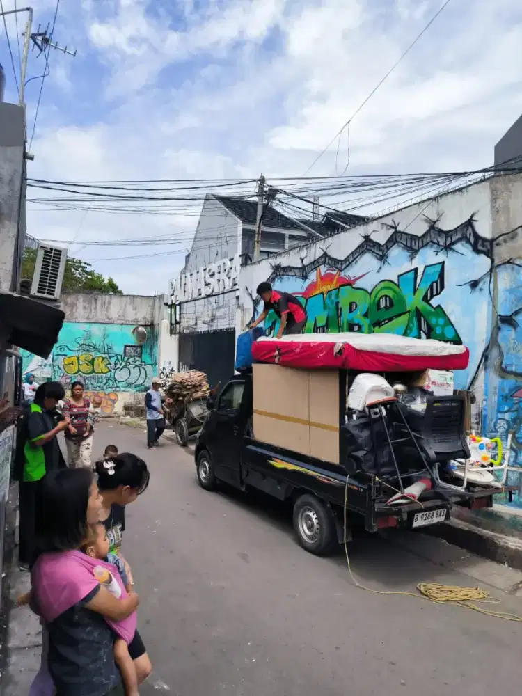 Jasa pindahan rumah kontrakan menggunakan mobil engkel