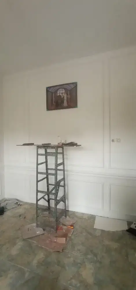 pemasangan moulding dan plafon