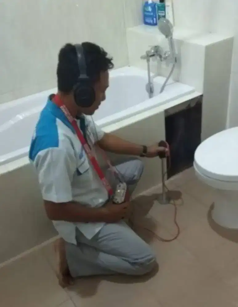 Jasa deteksi kebocoran pipa air menggunakan alat detektor