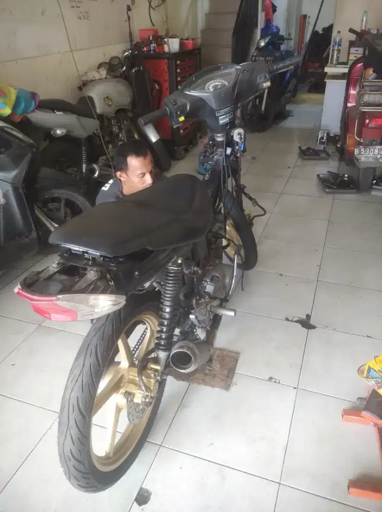 Dicari mekanik motor berpengalaman